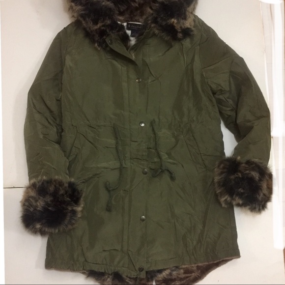 🛑SOLD🛑🌹HP🌹Sz S Warm Fur Lined Winter Parka - Picture 5 of 7